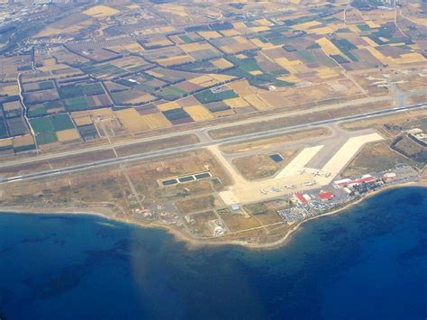 real time flight paphos airport.